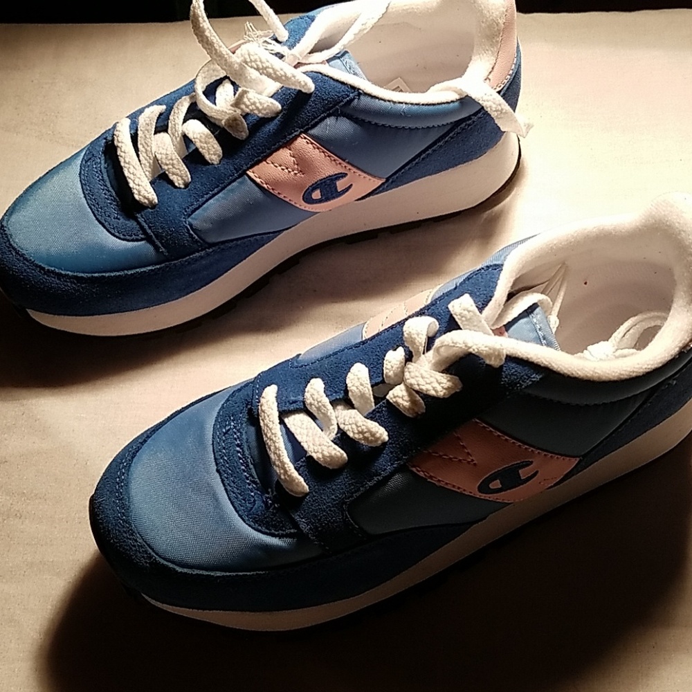 Champion Sneakers